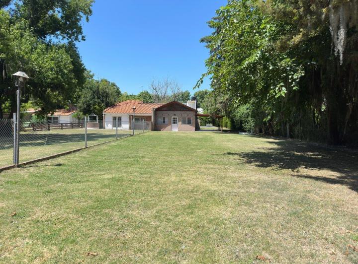 Casa · 300m² · 10 Ambientes · 3 Cocheras
