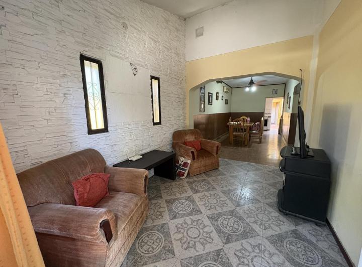Casa · 194m² · 4 Ambientes · 1 Cochera