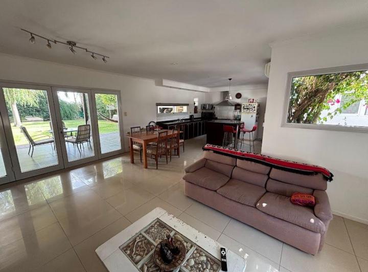 Casa · 171m² · 5 Ambientes · 1 Cochera