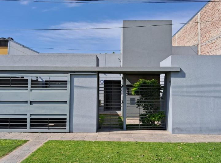 Casa · 102m² · 2 Dormitorios · 1 Cochera