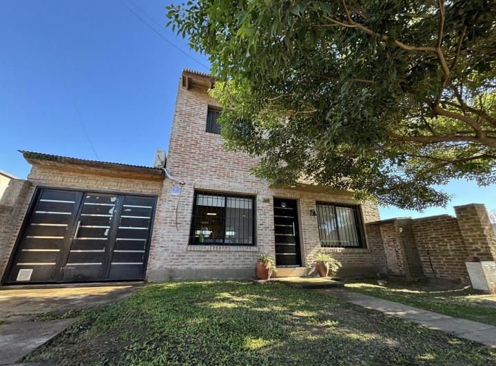 Casa · 188m² · 5 Ambientes · 2 Cocheras