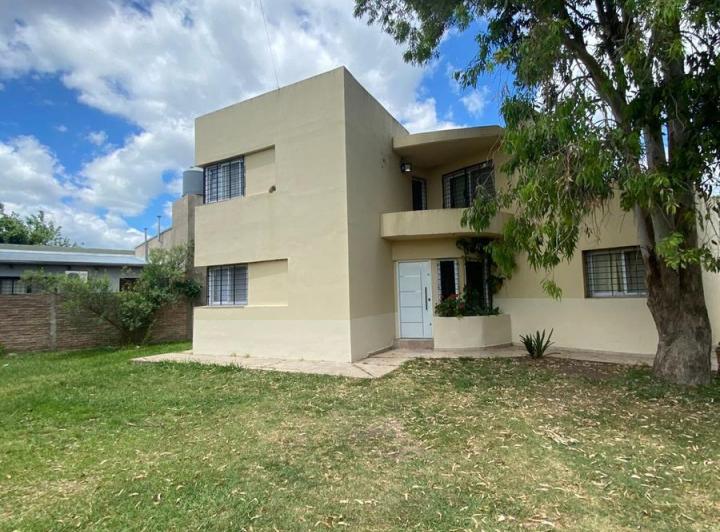 Casa · 1281m² · 3 Dormitorios