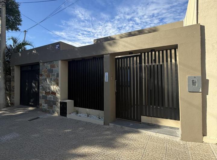 Casa · 144m² · 6 Ambientes · 1 Cochera