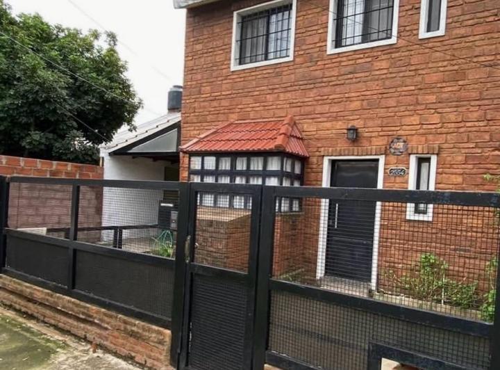 Casa · 170m² · 9 Ambientes · 1 Cochera