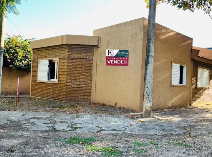 Casa · 5 Ambientes · 2 Cocheras