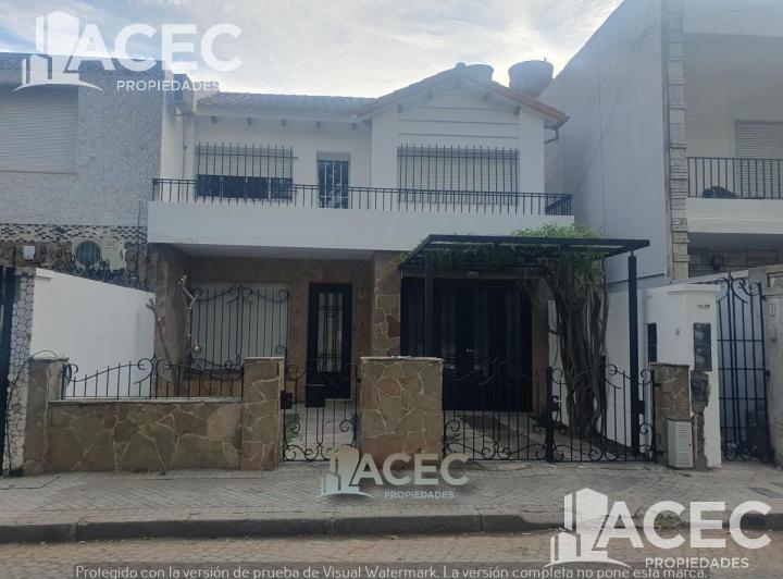 Casa · 132m² · 4 Ambientes · 1 Cochera