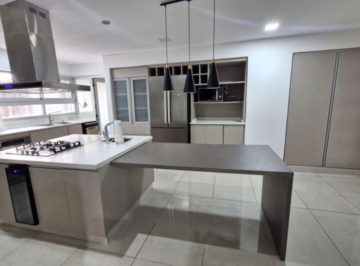 Departamento · 190m² · 5 Ambientes · 2 Cocheras