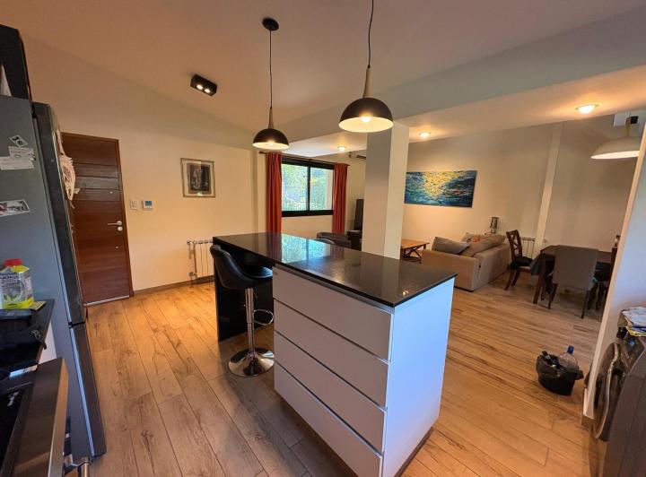 Casa · 195m² · 6 Ambientes · 3 Cocheras