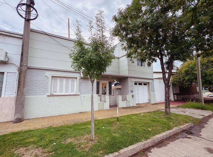 Casa · 150m² · 3 Ambientes · 1 Cochera