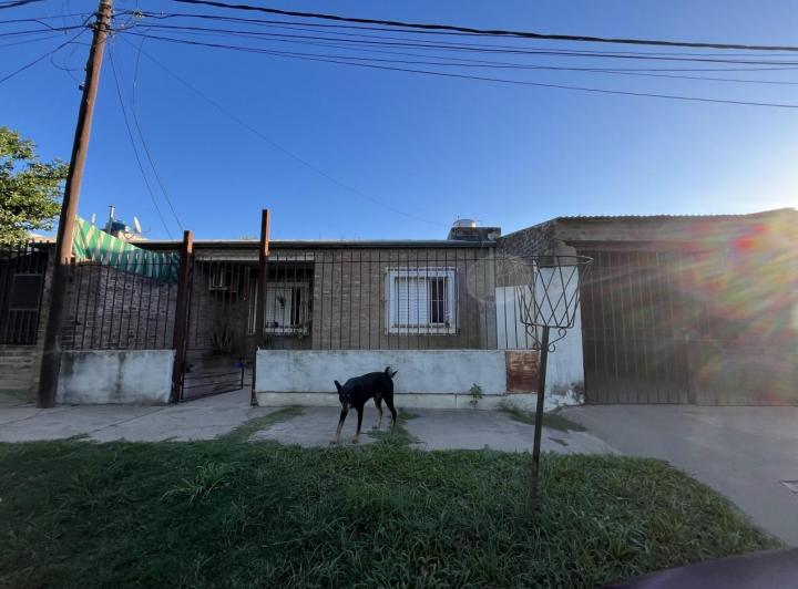 Casa · 80m² · 6 Ambientes · 1 Cochera