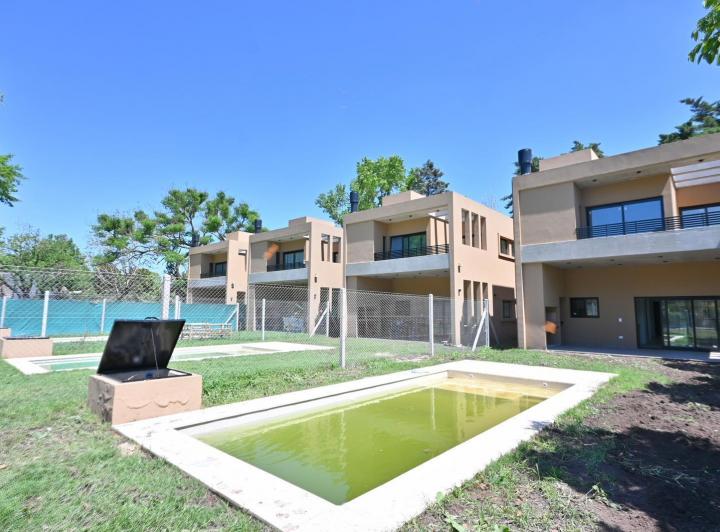 Casa · 160m² · 5 Ambientes · 1 Cochera