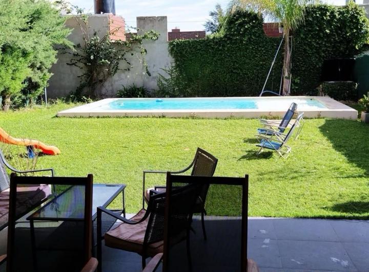 Casa · 100m² · 6 Ambientes · 2 Cocheras