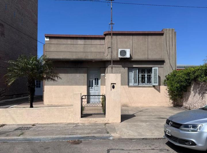 Casa · 92m² · 4 Ambientes · 1 Cochera