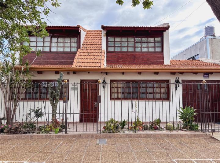 Casa · 163m² · 4 Ambientes · 1 Cochera