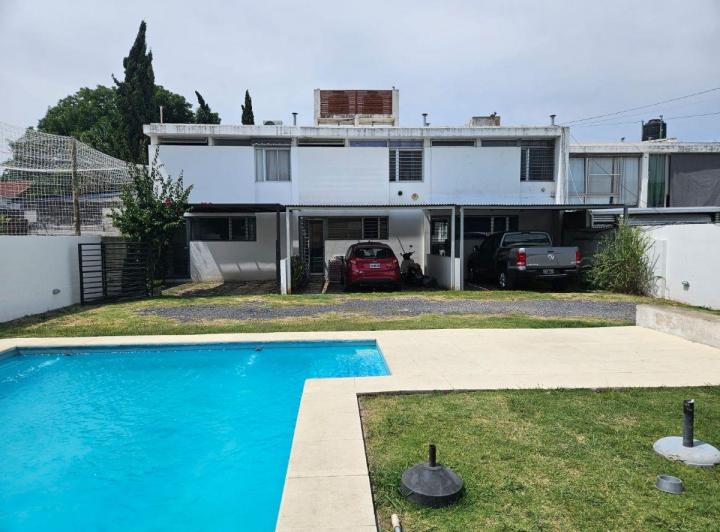 Casa · 49m² · 3 Ambientes · 1 Cochera