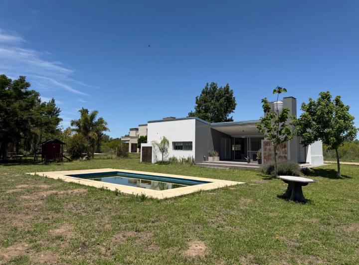 Casa · 1141m² · 5 Ambientes · 1 Cochera