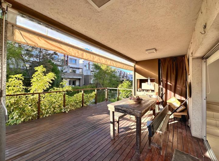 Casa · 104m² · 4 Ambientes · 2 Cocheras