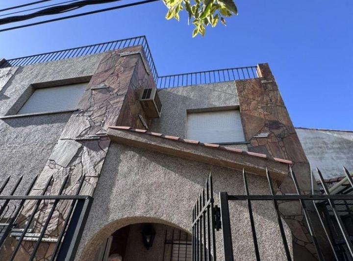 Casa · 170m² · 7 Ambientes