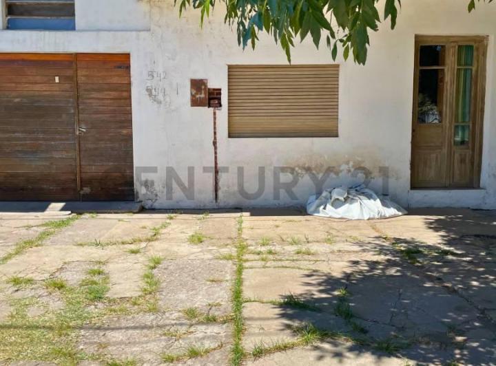 Casa · 100m² · 4 Ambientes · 1 Cochera