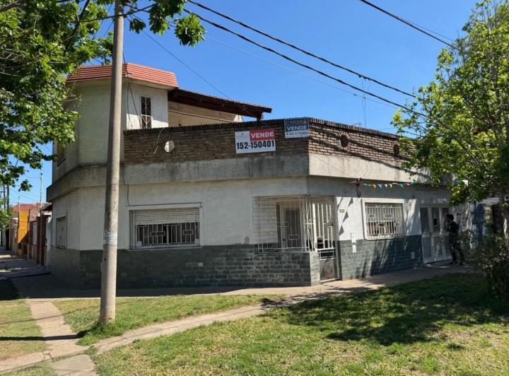 Casa · 120m² · 5 Ambientes · 1 Cochera