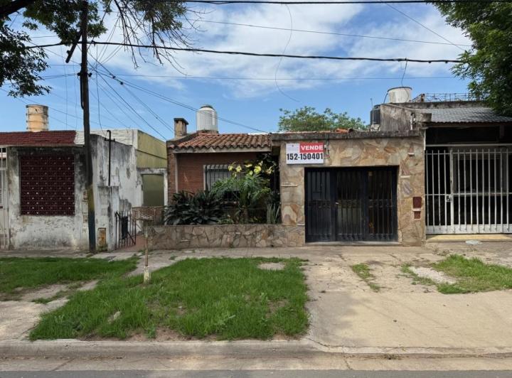 Casa · 85m² · 5 Ambientes · 1 Cochera