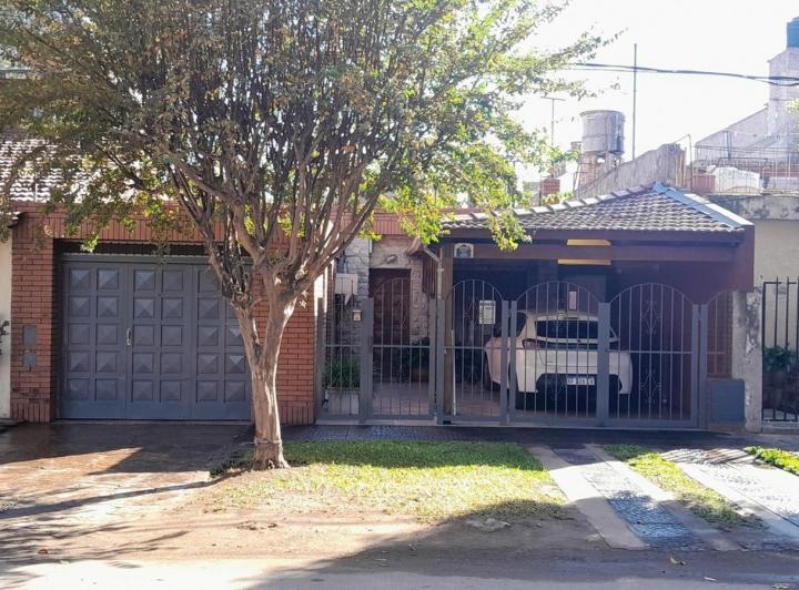 Casa · 146m² · 5 Ambientes · 1 Cochera