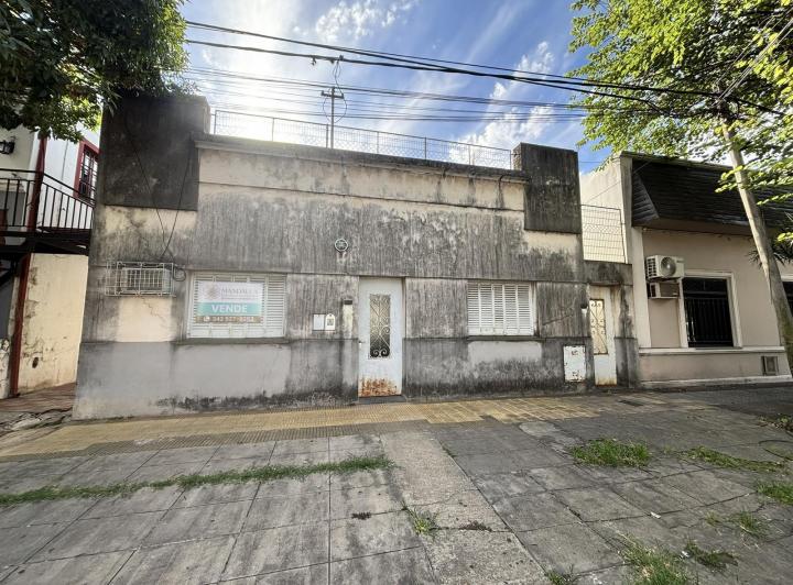 Casa · 300m² · 8 Ambientes