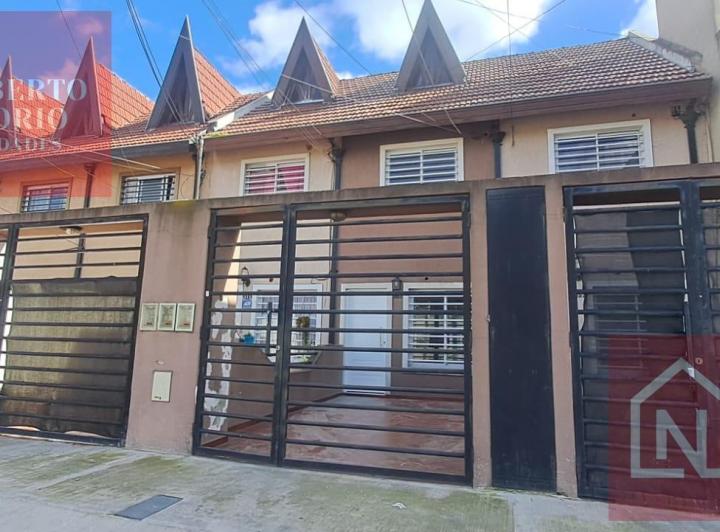 Casa · 70m² · 4 Ambientes · 1 Cochera