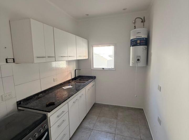 Casa · 200m² · 3 Ambientes · 1 Cochera