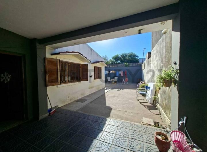 Casa · 84m² · 5 Ambientes · 1 Cochera