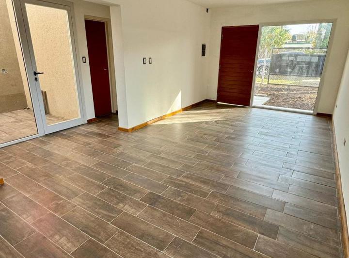 Casa · 85m² · 3 Ambientes · 2 Cocheras