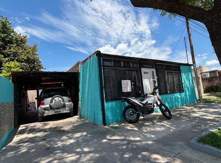 Casa · 310m² · 3 Dormitorios · 6 Cocheras