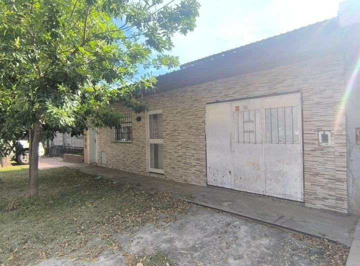 Casa · 90m² · 9 Ambientes · 1 Cochera