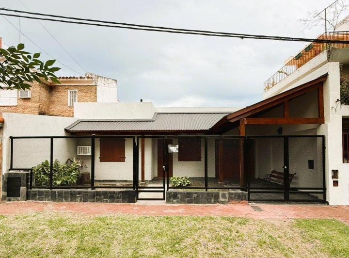 Casa · 140m² · 4 Ambientes · 1 Cochera