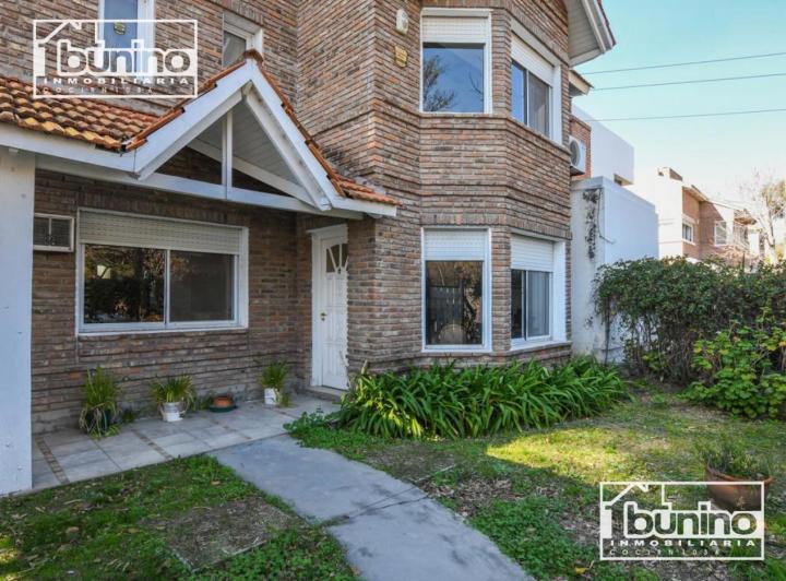Casa · 190m² · 7 Ambientes · 1 Cochera