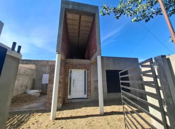 Casa · 100m² · 6 Ambientes · 1 Cochera