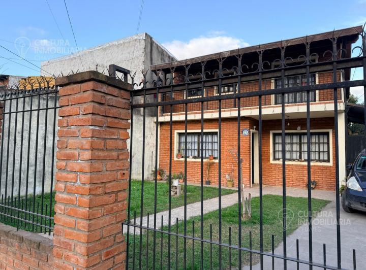 Casa · 135m² · 4 Ambientes · 1 Cochera