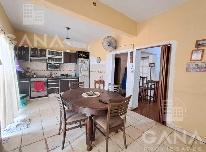 Casa · 173m² · 5 Ambientes · 1 Cochera