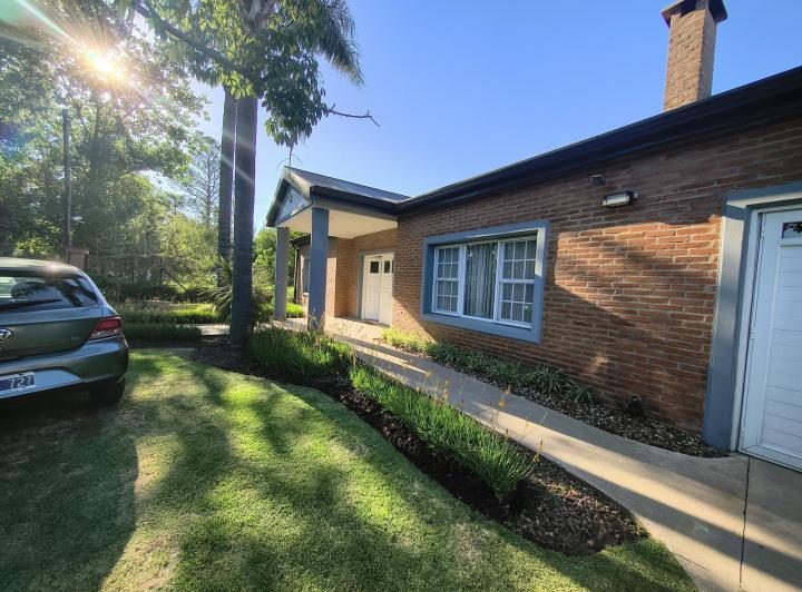 Casa · 360m² · 14 Ambientes · 1 Cochera