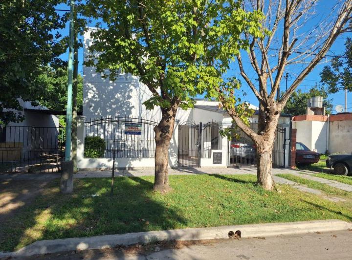 Casa · 217m² · 5 Ambientes · 1 Cochera