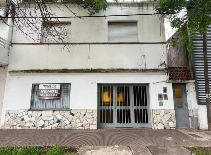 Casa · 220m² · 9 Ambientes · 1 Cochera
