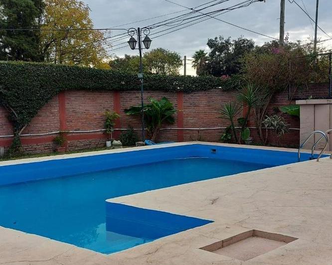 Casa · 75m² · 3 Ambientes · 2 Cocheras