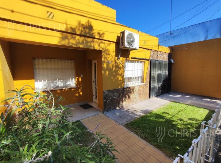 Casa · 302m² · 6 Ambientes · 1 Cochera