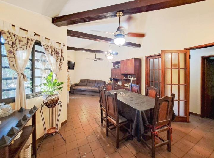 Casa · 183m² · 6 Ambientes · 3 Cocheras