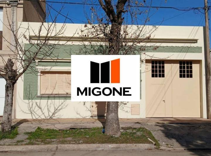 Casa · 213m² · 6 Ambientes · 2 Cocheras