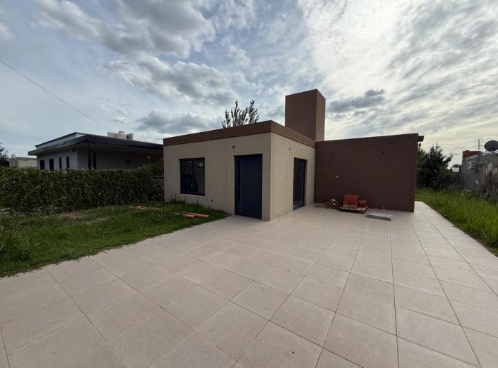 Casa · 60m² · 2 Ambientes · 2 Cocheras