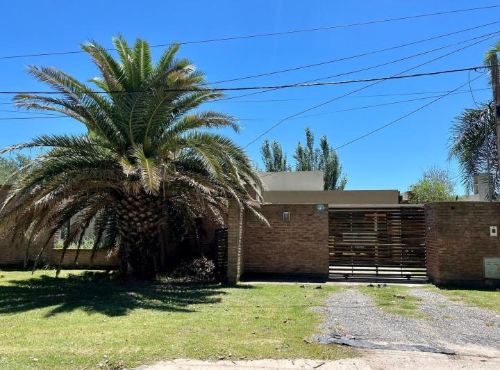 Casa · 600m² · 3 Ambientes · 1 Cochera