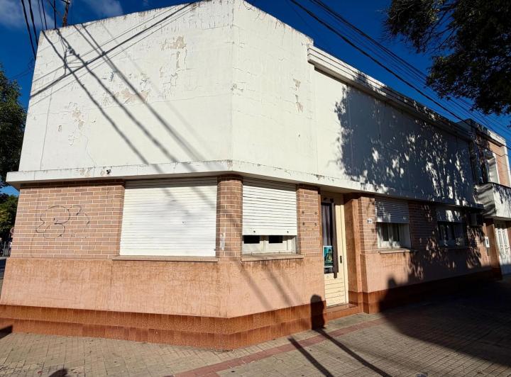 Casa · 182m² · 6 Ambientes · 1 Cochera