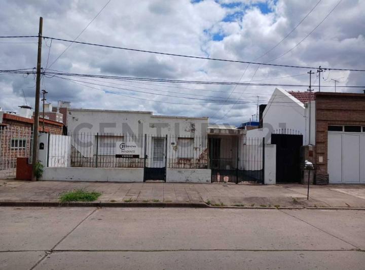 Casa · 74m² · 3 Ambientes · 1 Cochera