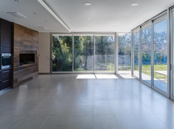Casa · 80m² · 1 Ambiente · 4 Cocheras